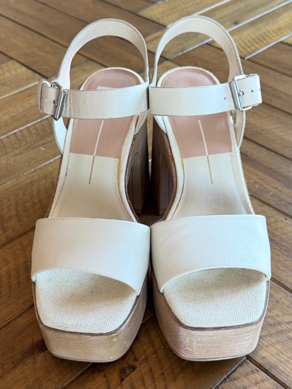 DOLCE VITA WALLIS IVORY WOODEN PLATFORM SANDALS IN SIZE 8